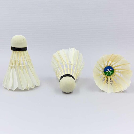 Воланы для бадминтона перьевые (12 шт) Yonex AS-30 AEROSENSA белый