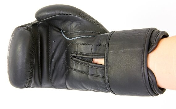 Перчатки боксерские кожаные BAD BOY VL-6605