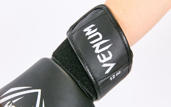 Перчатки боксерские Venum BO-8353-BK черный