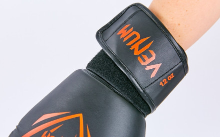 Рукавички боксерські Venum BO-8351-BKR чорний-червоний