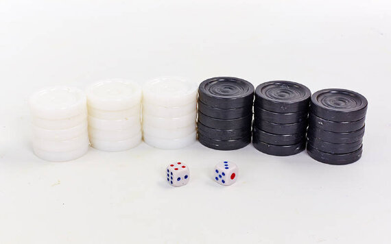 Запасные фигурки для шашек+ 2 кубика (кости) IG-7821.